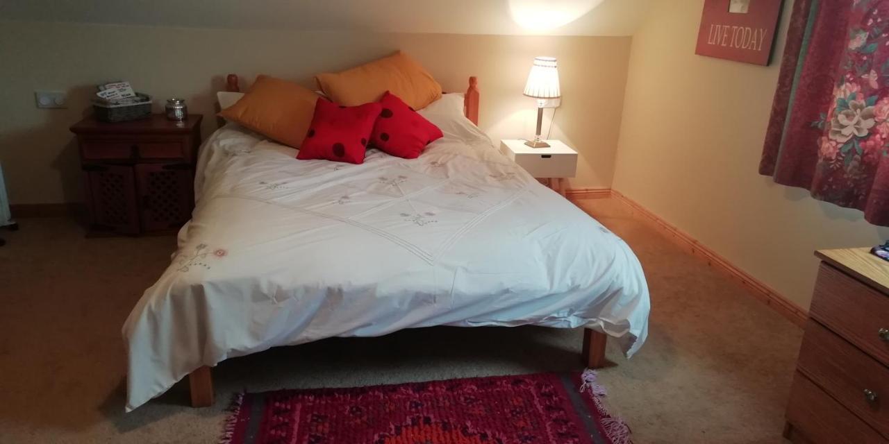 The Loft In Foxford Apartment Bagian luar foto