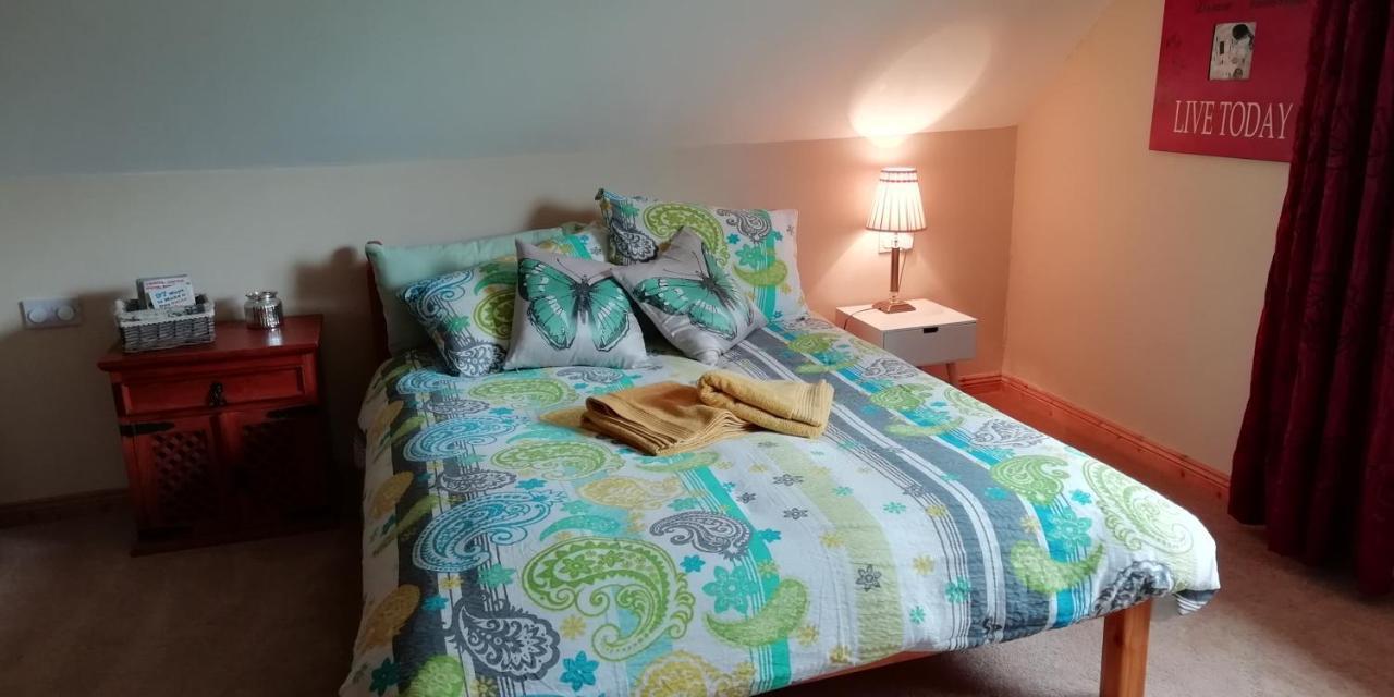 The Loft In Foxford Apartment Bagian luar foto